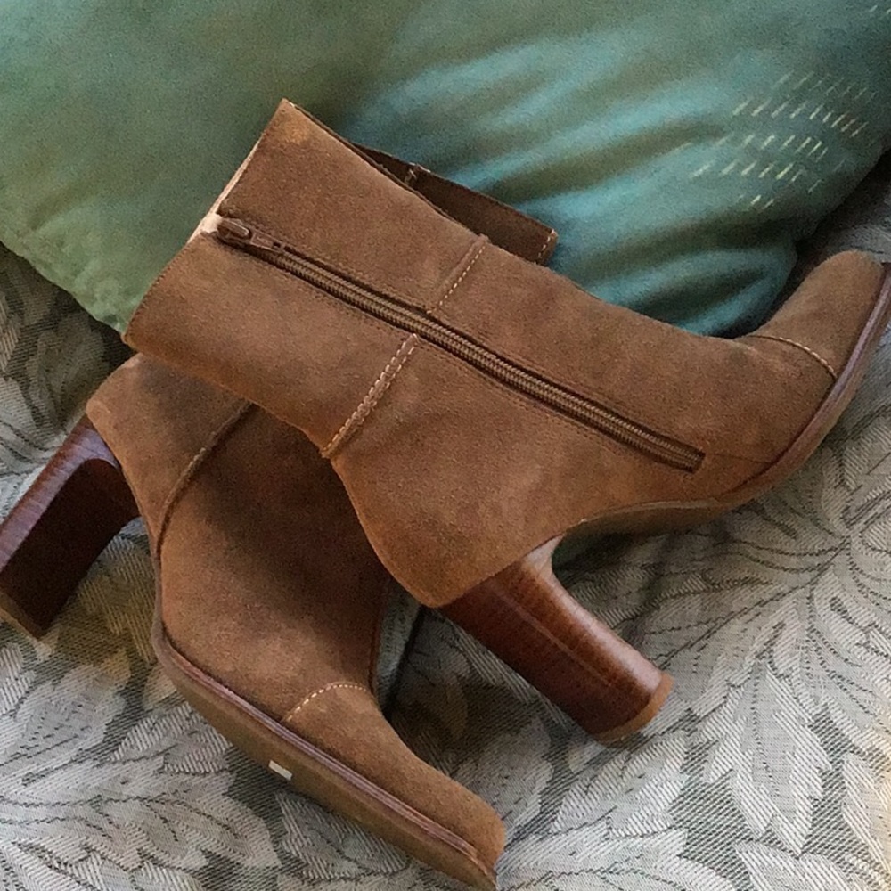 Gorgeous suede leather Mario’s boots